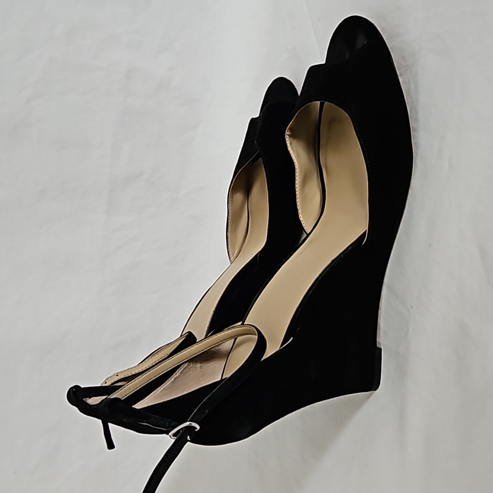 Ann Taylor Dagny Black Suede Peeptoe Ankle Strap Wedge Sandal Size 10